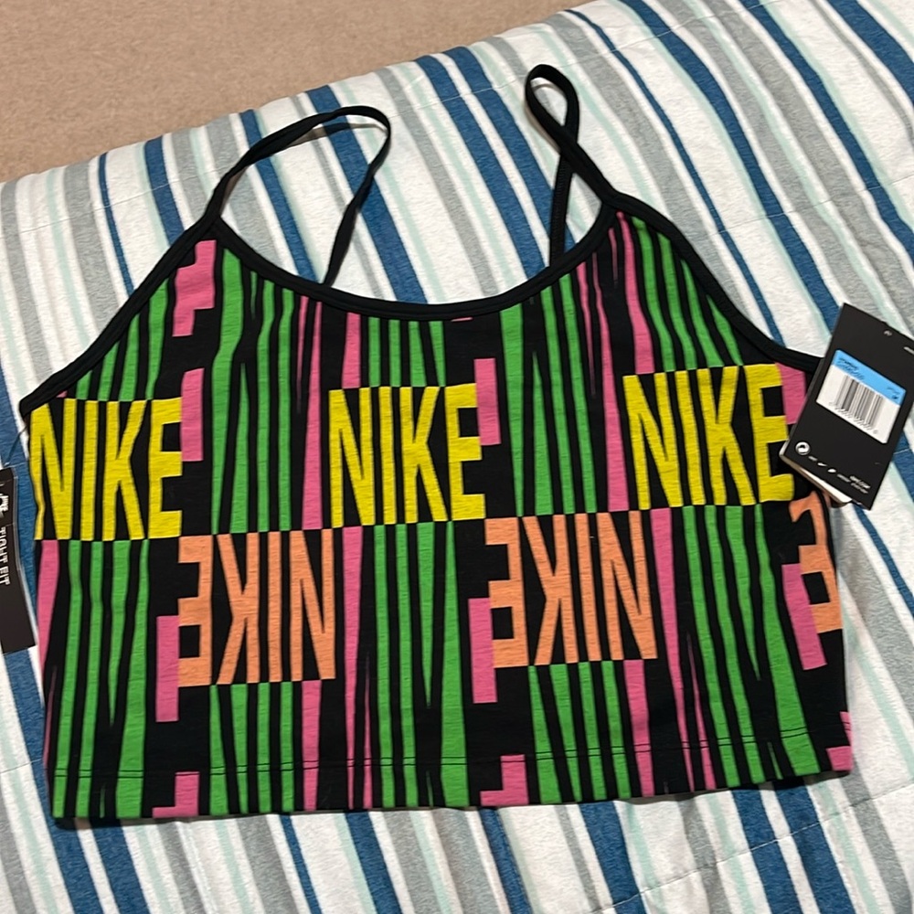 Nike women’s crop top